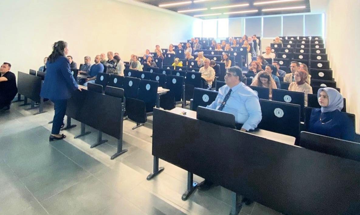 Fakültemizde Kurumsal Akreditasyon Programı Bilgilendirme Toplantısı Gerçekleştirildi
