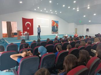 Fatih Altun, one of the faculty members of our department, gave a talk titled Time Management