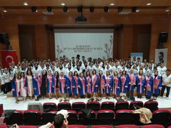 Bandırma Onyedi Eylül Üniversitesi Hemşirelik Bölümü Öğrencilerine İlk Kez "Forma Giyme Töreni" düzenlendi