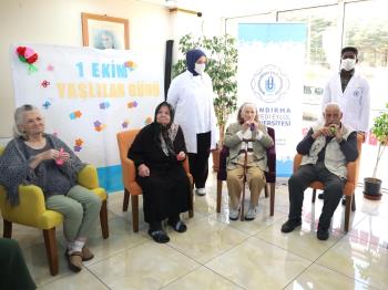 Fakültemiz Fizyoterapi ve Rehabilitasyon Bölümü öğretim üyelerinden 1 Ekim Dünya Yaşlılar Günü’ne Özel Etkinlik