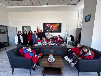 Rengarenk Anaokulu Öğrencilerinden Fakültemize Ziyaret