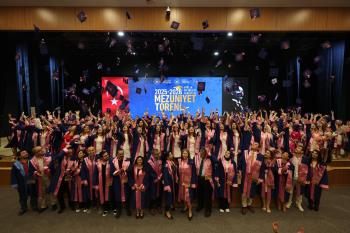 Sağlık Yönetimi Bölümümüzün Mezuniyet Töreni Coşkuyla Gerçekleştirildi