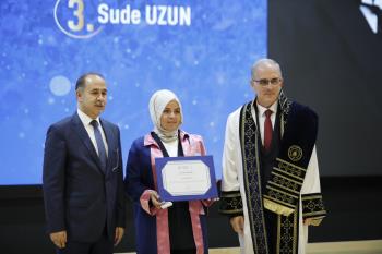 Öğrencimiz Büşra Bal bölümümüzü, fakültemizi ve üniversitemizi birincilikle tamamlamıştır 